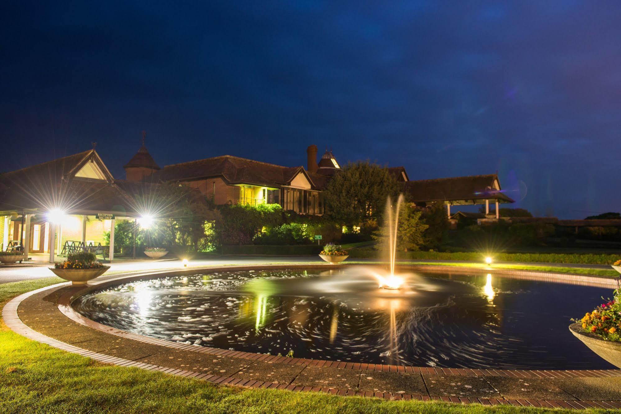 East Sussex National Hotel, Golf Resort & Spa Uckfield Buitenkant foto